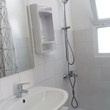 Apartment Tomarhousing *